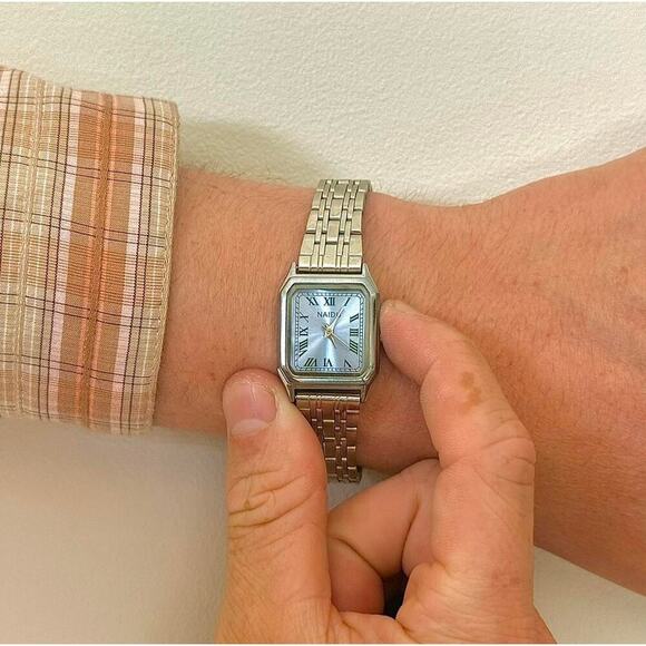 Y2K Silver Rectangle Quartz Watch with Roman Dial Unisex 8.5" New - Picture 4 of 4